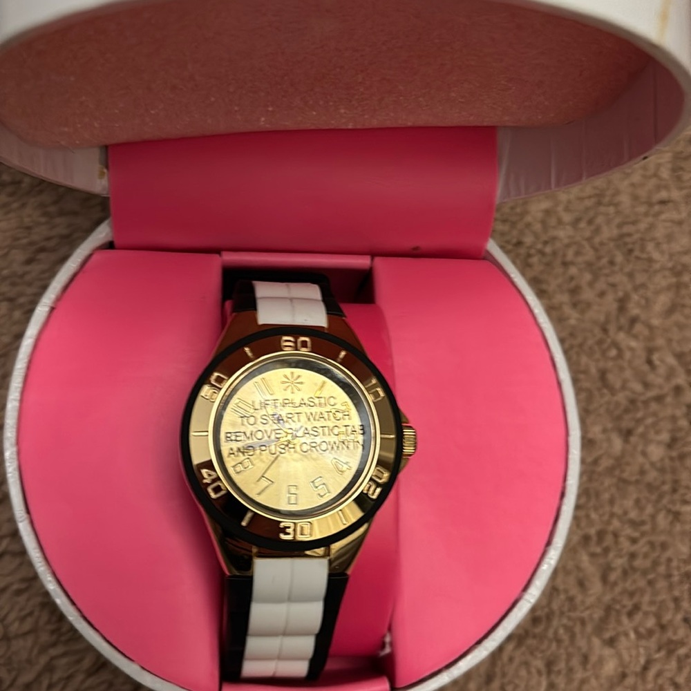 Isaac mizrahi watch new
